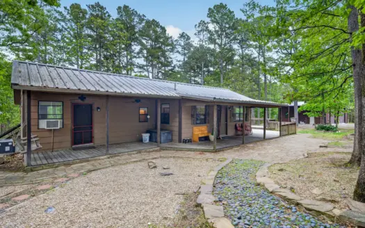 Rustic Cabin on 13.93 Acres – Near Lake Wister & Ouachita Forest