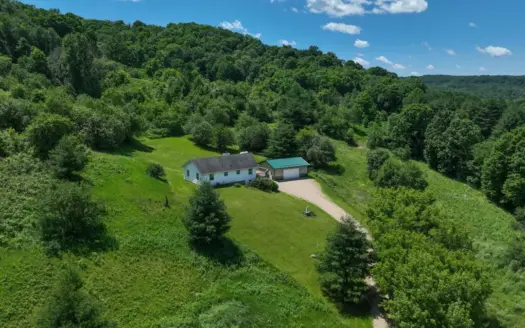 Scenic Country Home & Trophy Whitetail Retreat Near Wildcat Mount