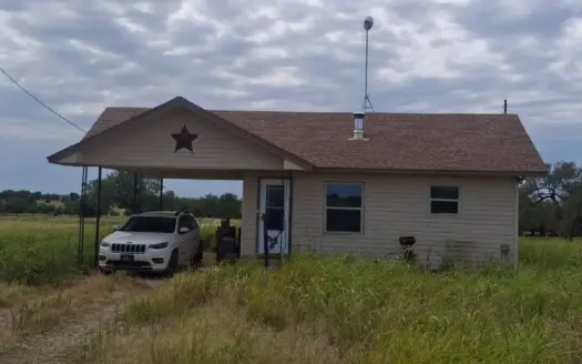 Country Living, 5 ac mol, 1400 plus sqft home mol.