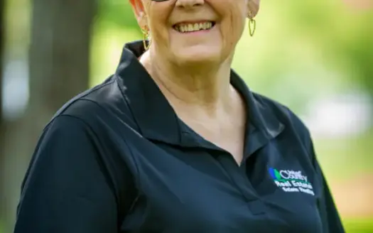 agent profile picture for Joan Sample on hunting properties website
