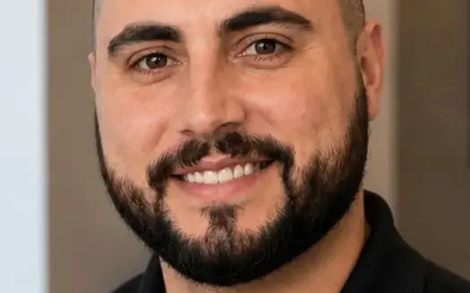 agent profile picture for Nick Edwards on hunting properties website