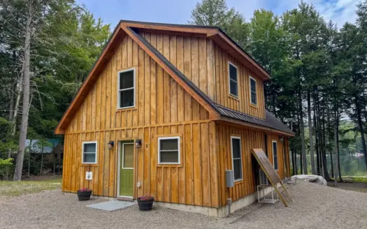Lakefront Chalet on Long Pond – Lincoln, Maine