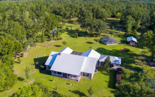 North Florida Luxury Lifestyle on 40 Acres For Sale in Jasper, FL