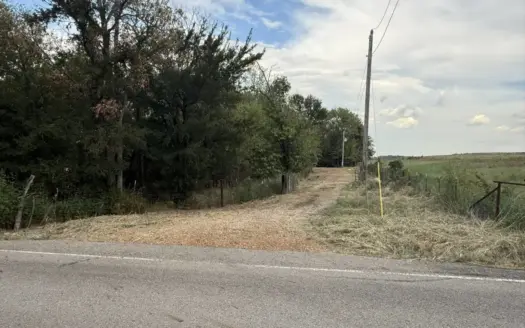 Turn-Key 90-Acre Weekend Getaway – Pond, Creek & Home
