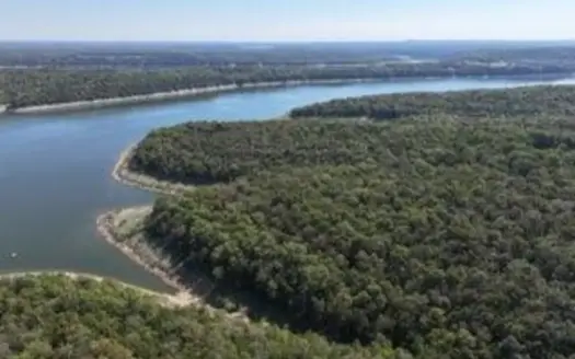 3.24 Acres Bordering the Corps of Engineers on Bull Shoals Lake