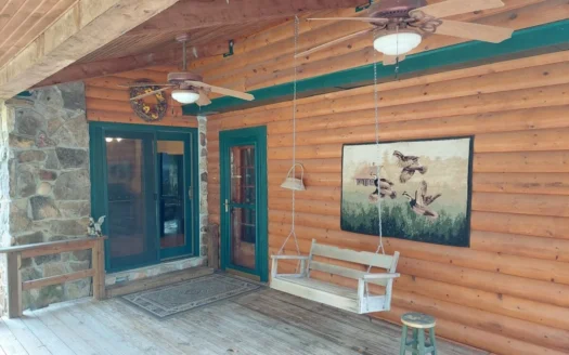 Hidden Log and Rock Home in Gainesville Mo City Limits