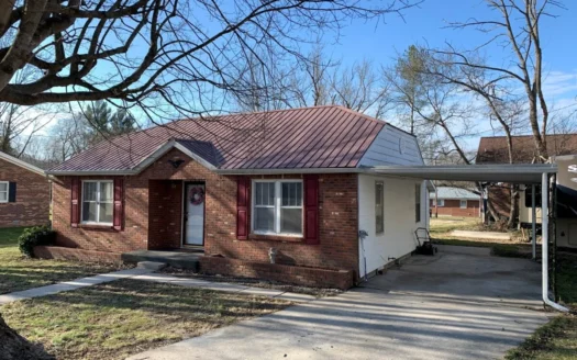 3 Bedroom Home in Town – Appliances Stay – Liberty Kentucky