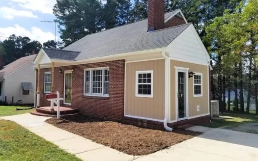 Charming, Remodeled Home Minutes to Buggs Island Lake, Va