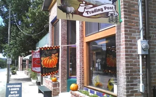 Historic Commercial Retail Building Main St Leslie, Ar