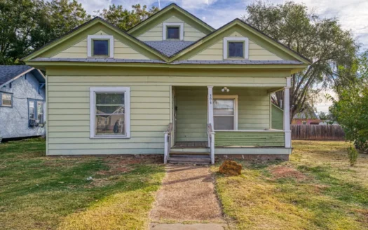 Home for Sale in Sayre, Oklahoma