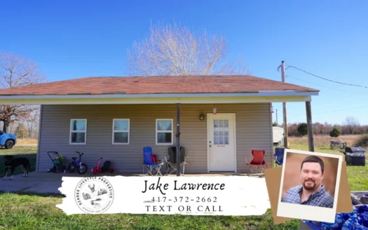 Country Home for Sale in the Ozarks