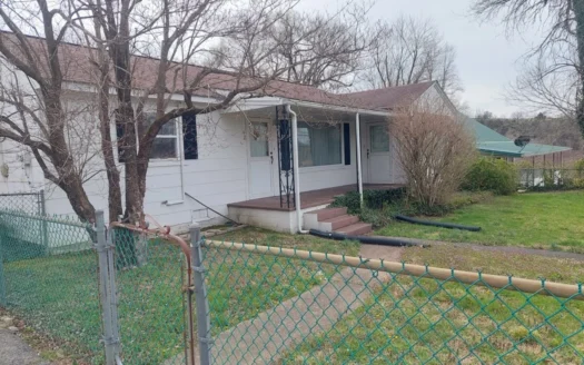 Home in the Heart Of Gainesville, Mo