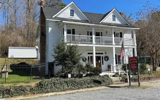 Well Established Business in Historic Talking Rock, Ga