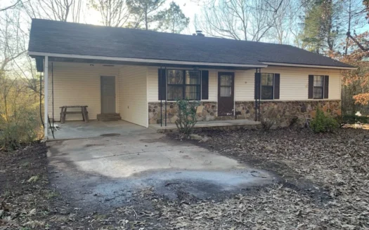 3 Bedroom 1 Bath Home on the Edge Of Town