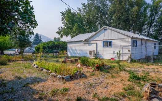 Single Level Home Near Kootenai River and National Forest