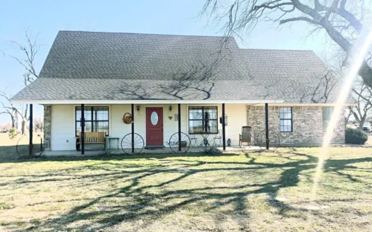 Country Home and Land Near San Angelo, Tx for Sale.