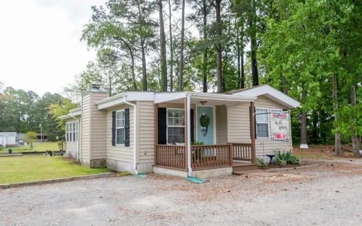 Canal Front Bungalow in Hertford Nc
