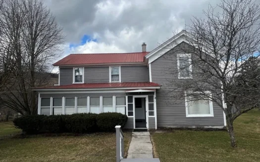 2 Family Home in Beautiful Country Setting