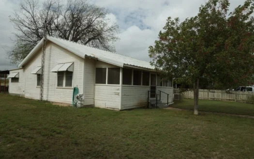 West Texas Country Home with Land Near San Angelo & Mertzon