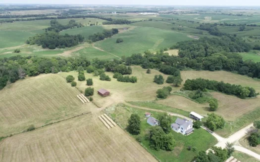 160+/- Acres, 4.2% Roi, Row Crop, Hunting, Farm House