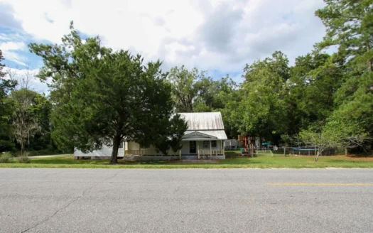 Vintage Home Close to Dowling Park, Fl for Sale in Live Oak!
