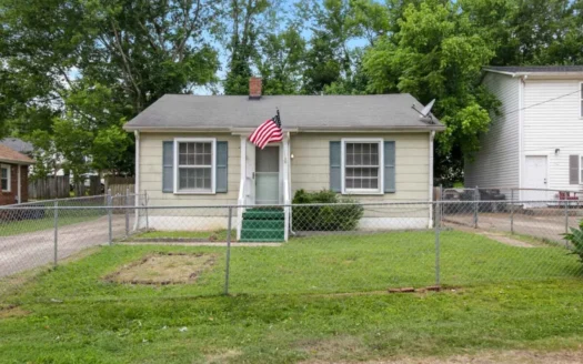 Home in Town for Sale in Columbia, Tennessee