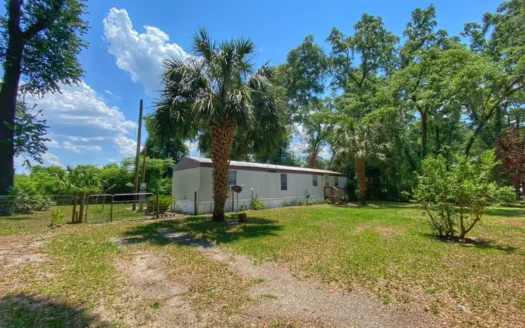 Income Producing Property – Trenton Florida!