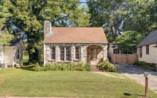 Country Home for Sale in Maury County, Tennessee