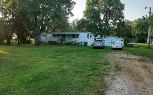 2 Homes Near the North Fork Of the White River