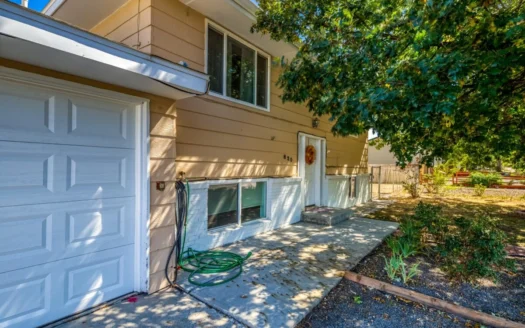 Bi-level Home Located in Downtown Delta Colorado