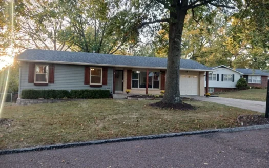 Put the Hammer Away! Updated 4 Bd/2 Ba in Fairway Meadows