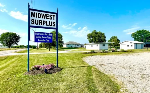 Country Home and Commercial Property on 6 Acres for Sale