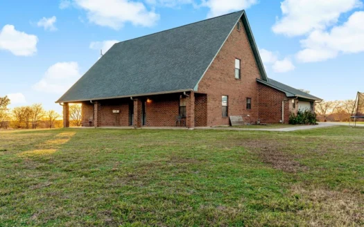 Charming Country Home on 110 Acres in Roxton Tx, Lamar Co Tx