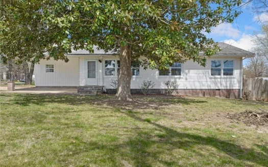 3 Bed, 1.5 Bath Remodeled Home Outside City Limits Hwy 7S Harrison For Sale