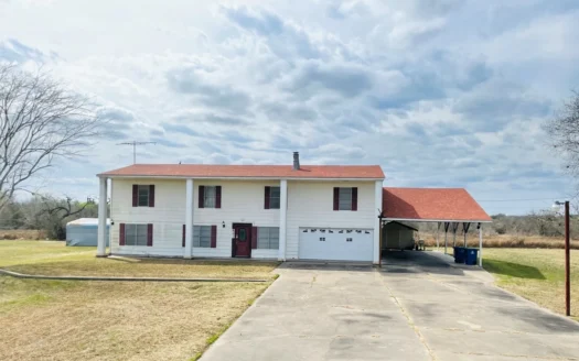 Large Home in Beeville, Texas