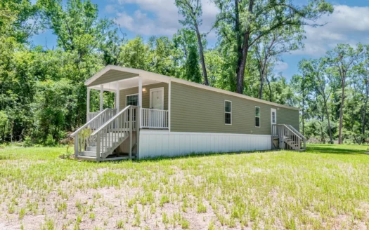 Country Home on .96 Acres for Sale in Branford, Florida