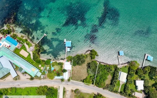 Titled Oceanfront Lot for Sale – Near Bocas Town, Bocas del Toro