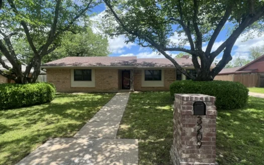 Beautifully Updated Home in Nice Neighborhood in Sherman TX