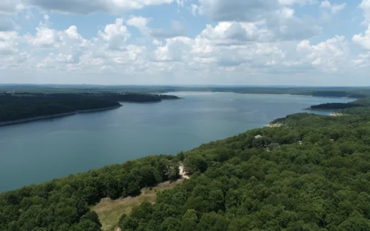 Residential Lot on Bull Shoals Lake Peninsula with Airstrip