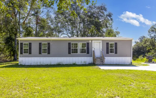 Country Home on .9 Acres for Sale in Live Oak, Florida