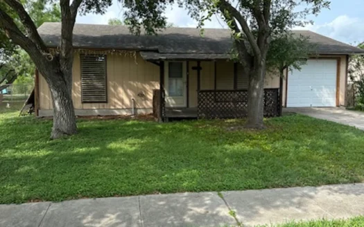 2BR Home in Calallen ISD – Large Yard, Great Location