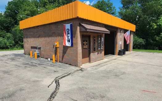 Turn Key Car Wash For Sale in Iola, WI
