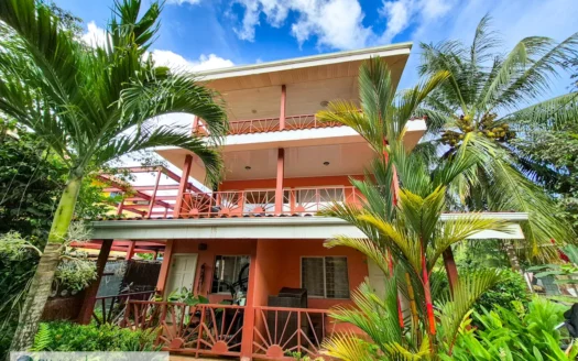 Turnkey 2 bedroom Penthouse Apartment on Isla Colón