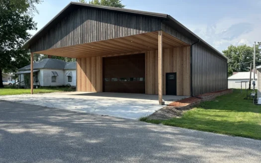 Commercial Building – Prime Location in Albia, Iowa