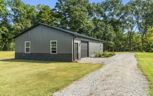 Little Red River Shop Home on 1.36 Acres For Sale, Pangburn, AR