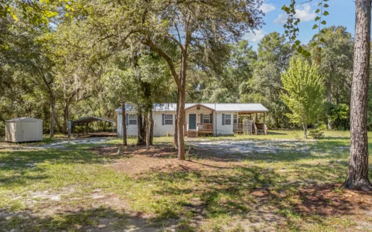 DWMH on 2.71 acres located near the Suwannee river in Dixie Count