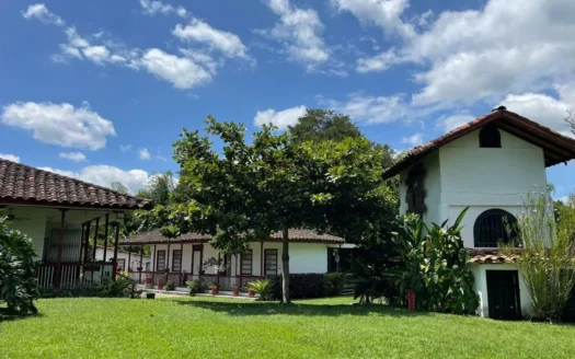 Enchanting Finca Santa Teresa in the Heart of Quindío
