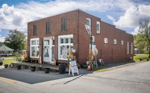 Fully Remodeled Historic Granville Airbnb & Event Venue Gem!