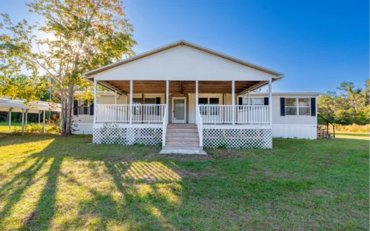 9.31 Acres 3 Bedroom Home for Sale in Live Oak, Florida