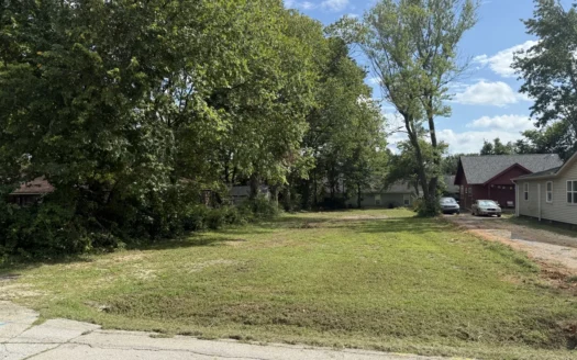 Lot For Sale in Fayetteville, AR